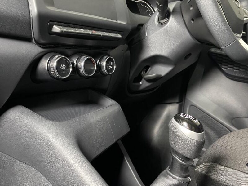 2025 Nissan Magnite 1.0 Visia Manual