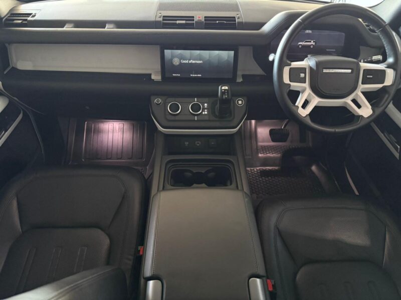 2020 Land Rover Defender 110 D300 X-Dynamic SE