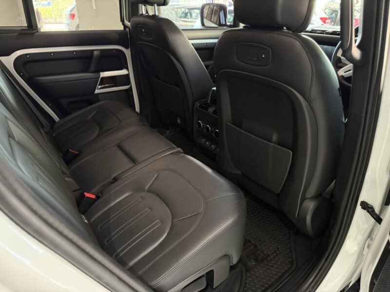 2020 Land Rover Defender 110 D300 X-Dynamic SE