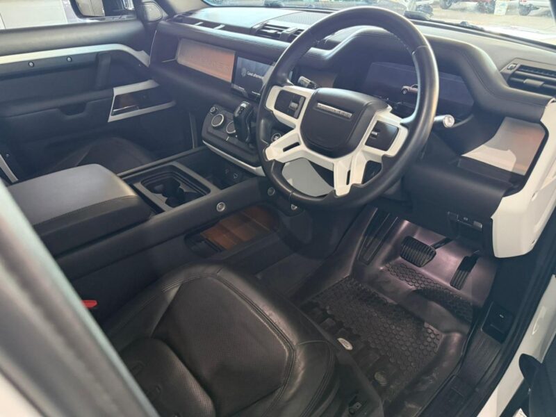 2020 Land Rover Defender 110 D300 X-Dynamic SE