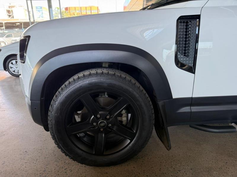 2020 Land Rover Defender 110 D300 X-Dynamic SE